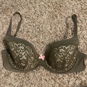 Sz 32 DD Victoria’s Secret bra